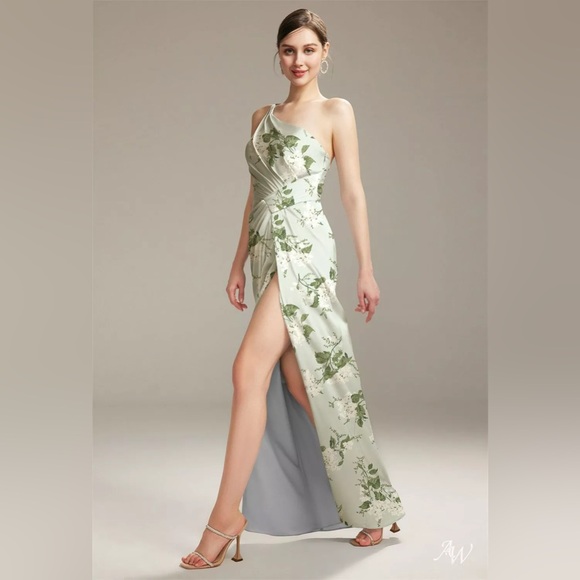 AW Bridal ARUM DRESS
Satin Charmeuse Sage Garden Party Size 0 - Picture 2 of 4